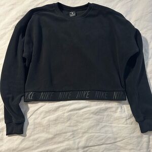 NIKE Women's Black Therma Crew Polar
Training Top size Medium Side Zip